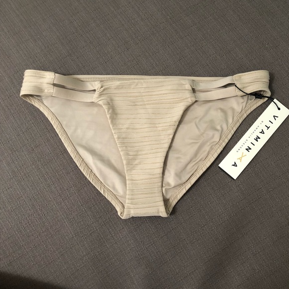 Vitamin A Neutra - bottom - Picture 1 of 2